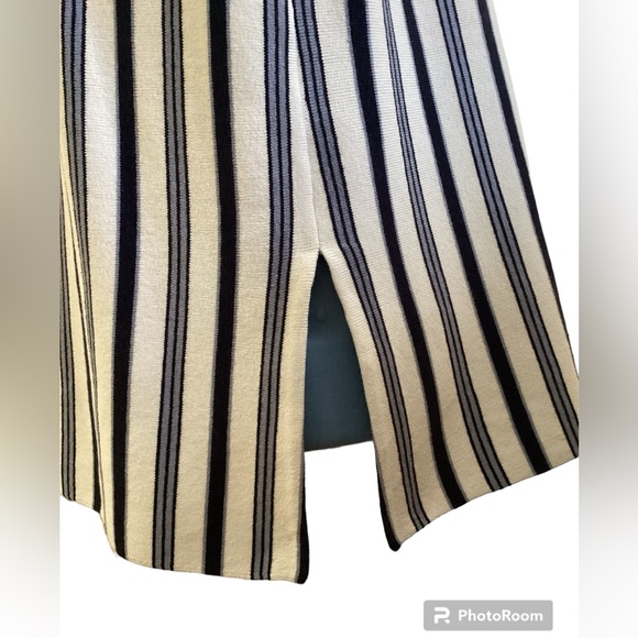 Ann Taylor gray/black/white silk blend pullover sweater/tunic. Size M. - Picture 6 of 8